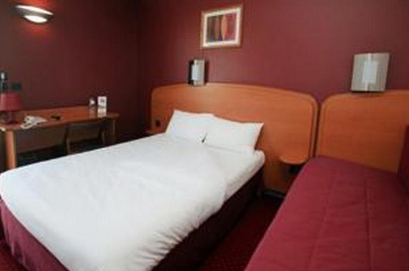 Sky Hotel Goussainville Charles De Gaulle 객실 사진